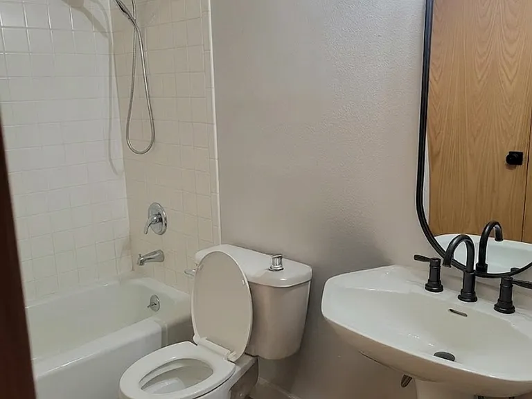 1140 Portland Pl #205 — Photo 7
