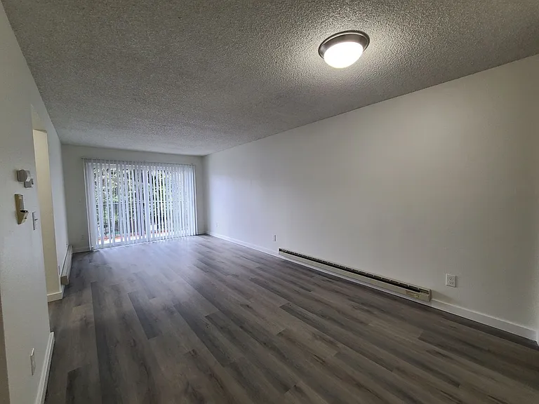 15015 Shoreline Apartments — Photo 32