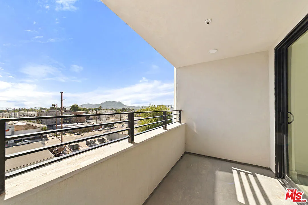 2 bed, 1.0 bath, $2,795 — Photo 2