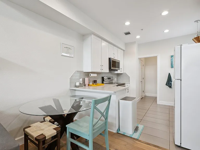 4001 Red River St #4 — Photo 7