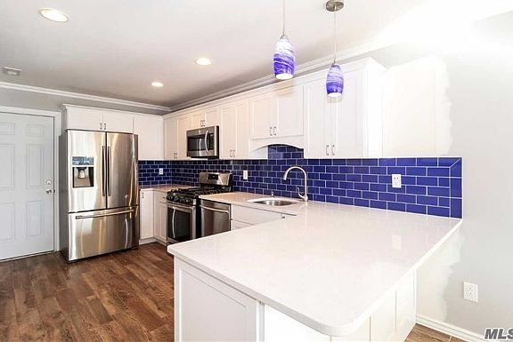 5th image of 70 Thomas Ln