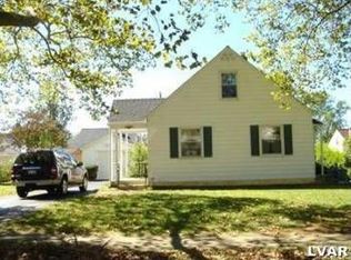 450 Birch Rd, Hellertown, PA 18055