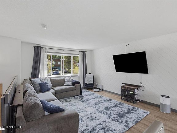 5th image of 3731 Gary Cooper Cir