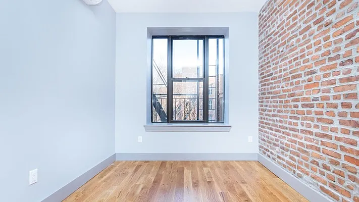 Rented by EXR | media 4