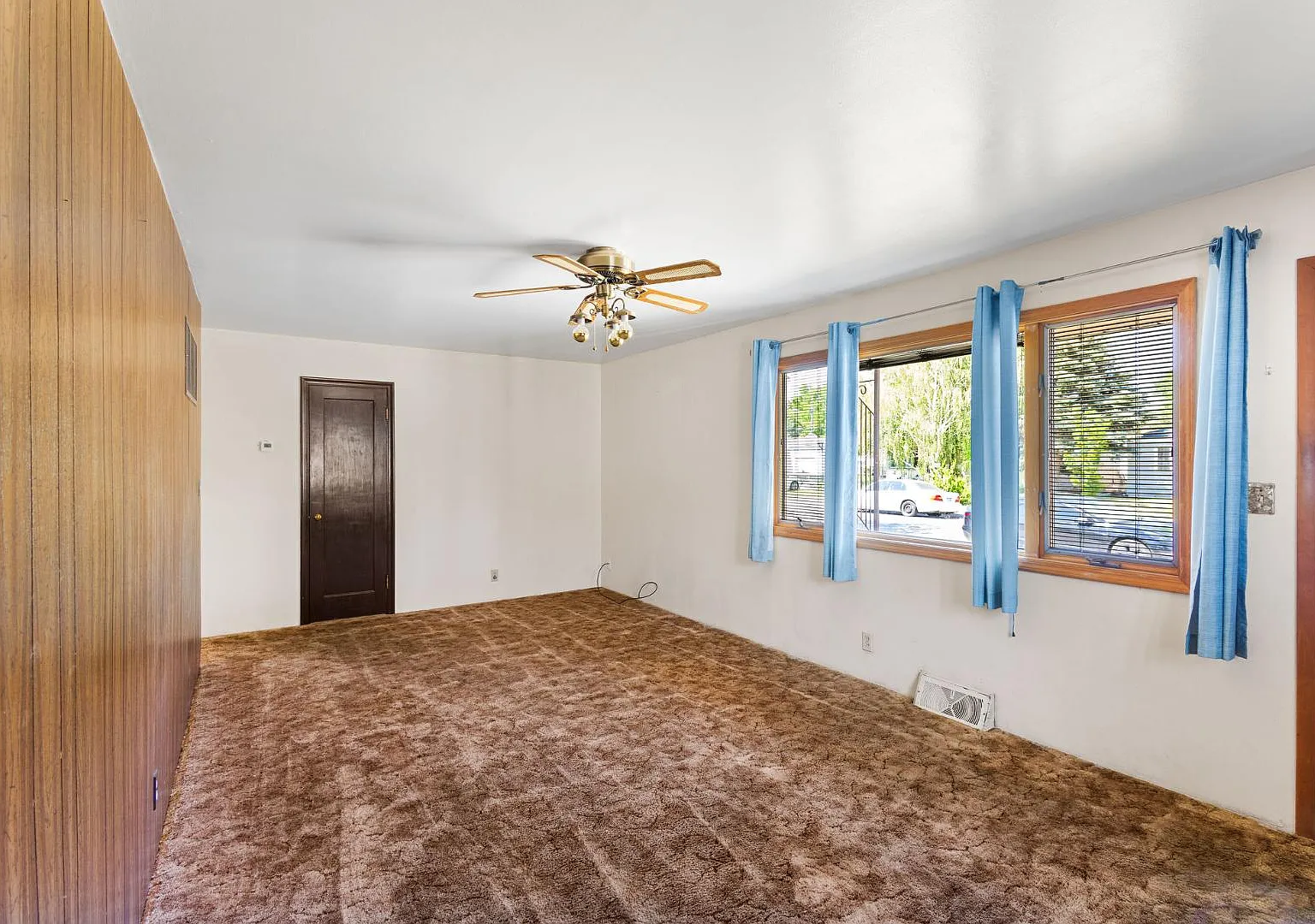 320 Clifford St — Photo 3