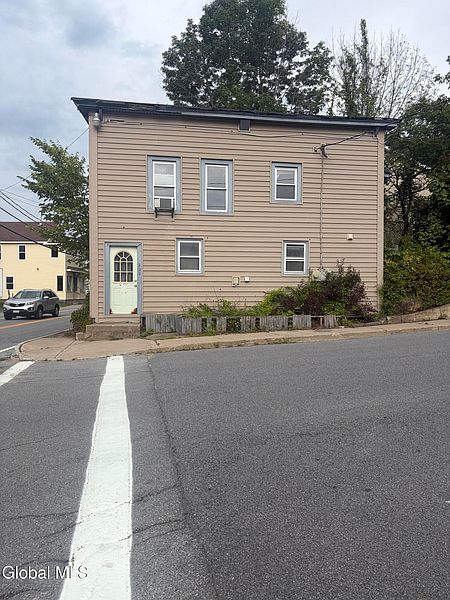 2nd image of 125 Maple Street