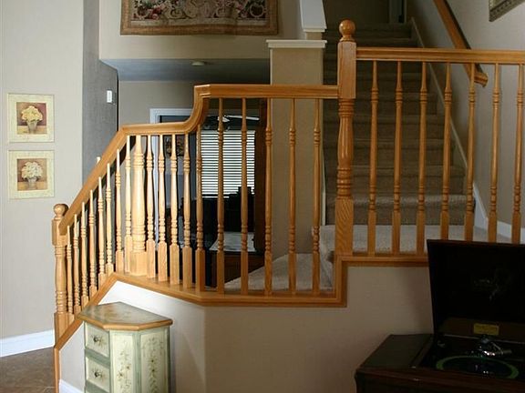 4th image of 30 Clark Ct