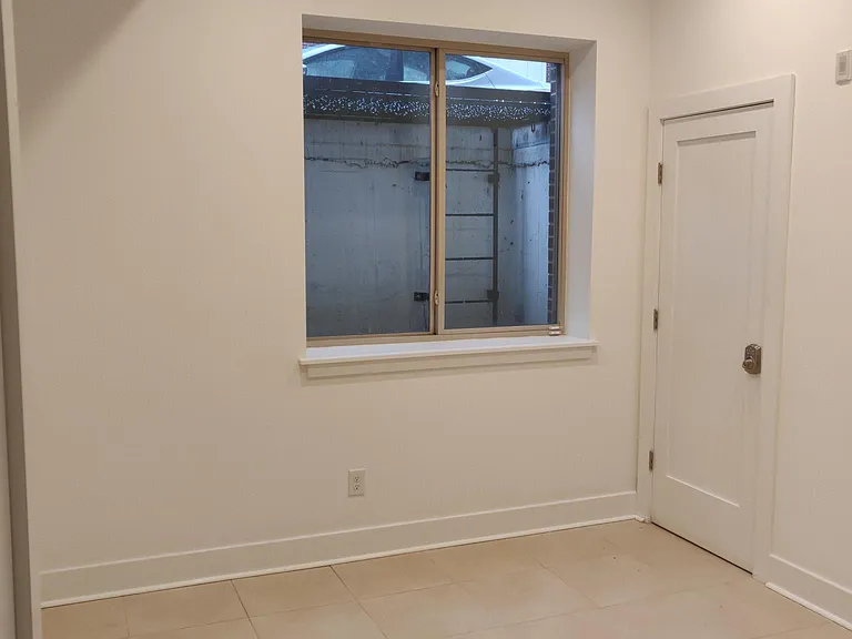 1327 N Franklin St #1 — Photo 15
