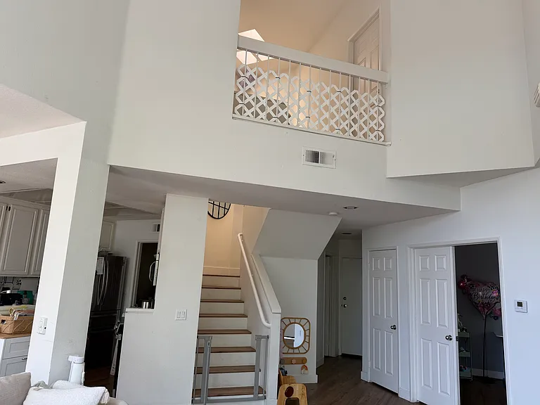24988 La Pantera — Photo 2