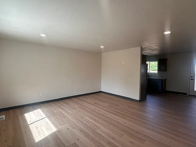 823 W Galloway Ave — Photo 3