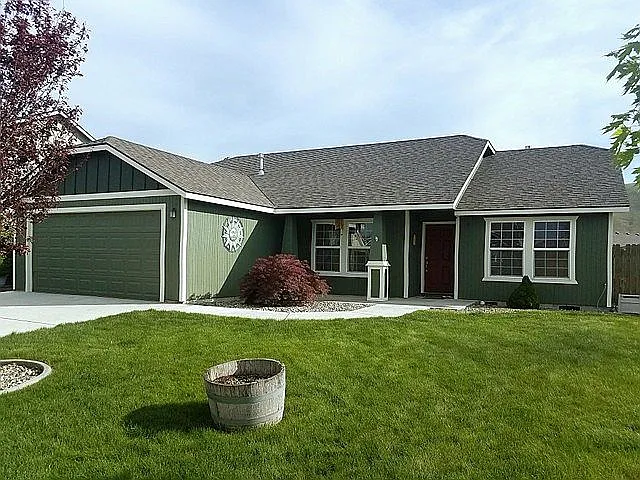 5103 Spirea Dr photo 1