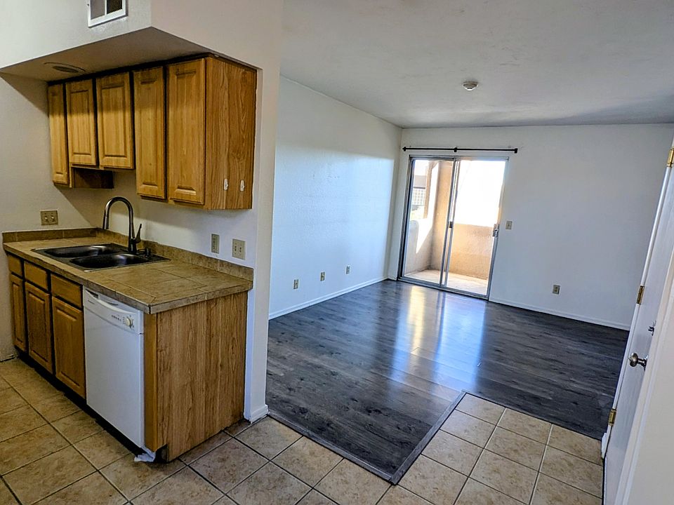 1st image of 1810 E Blacklidge Dr #424-1