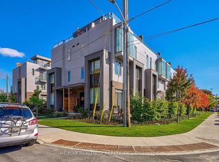 17 Greenbriar Rd #1-C15, Toronto, ON M2K 0G7