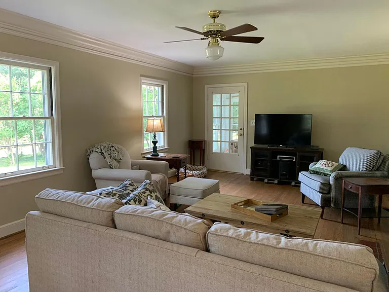 103 E Palisades Dr — Photo 4