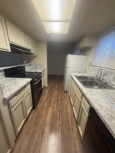 1250 E Shaw Ave #136 — Photo 15