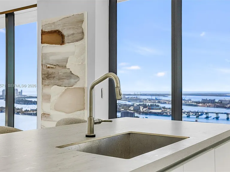 700 NE 24th St #4007 — Photo 25