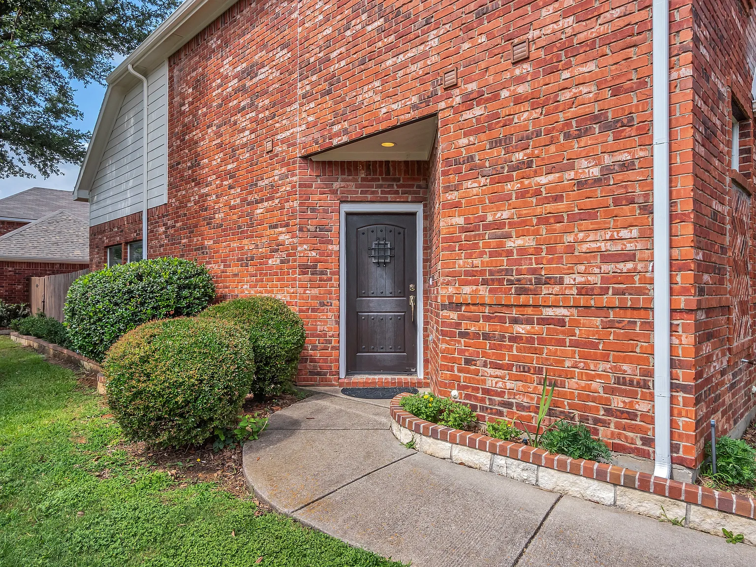 114 Constitution Drive - 1 — Photo 4