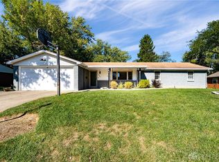 1049 Georgian Dr, Dayton, OH 45429