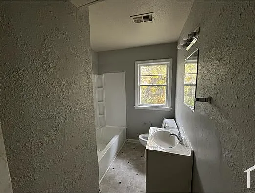 2428 N Kitley Ave — Photo 7