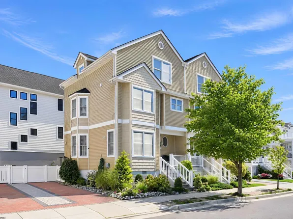 23 N Adams Ave, Margate, NJ 08402