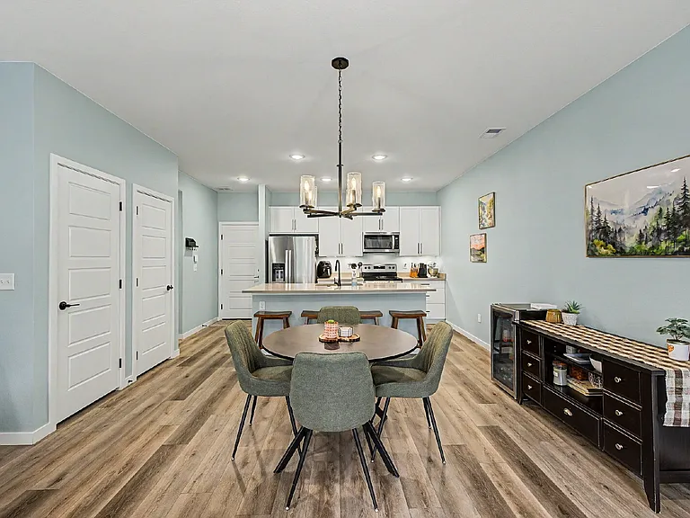 6363 Nelson St — Photo 40