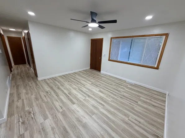 (undisclosed Address), Salina, KS 67401