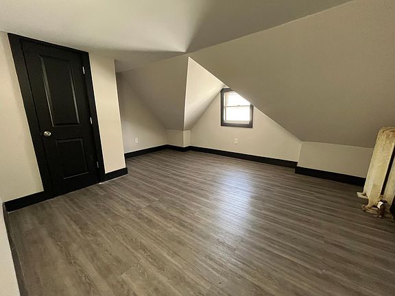 4th image of 15 Vermont Ave #3