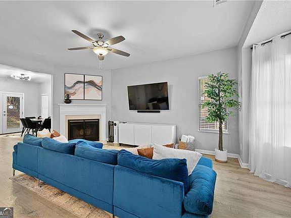 4th image of 52 Hampton Dr