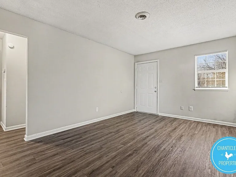 115 Florence St #4 — Photo 6