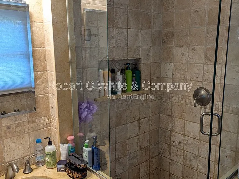 1040 Daniels Farm Rd — Photo 13