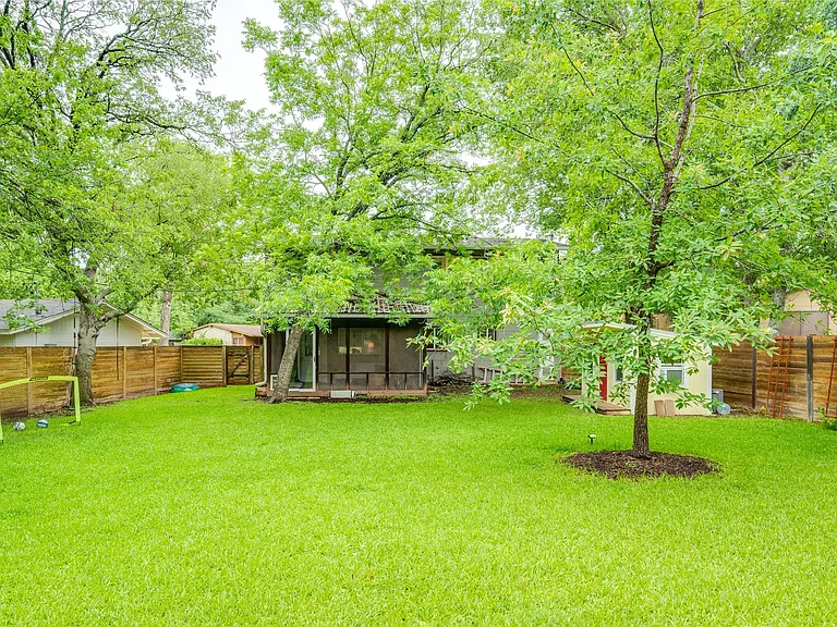 406 Arbor Ln — Photo 31