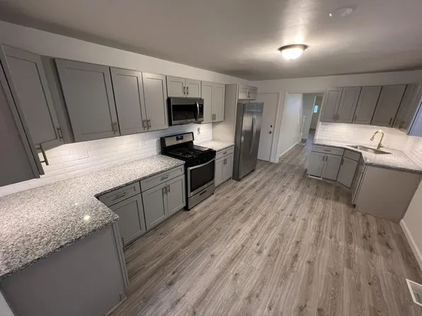 9 W 2nd Ave, Lititz, PA 17543