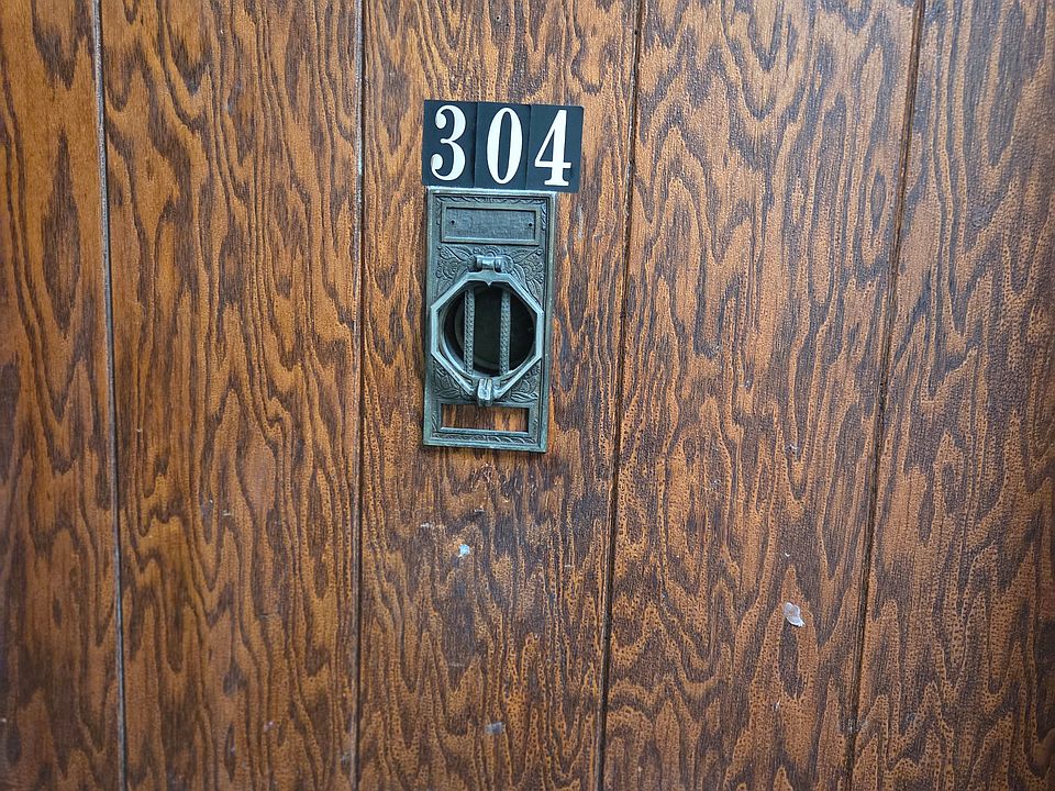 1st image of 2559 Flossmoor Rd APT 304