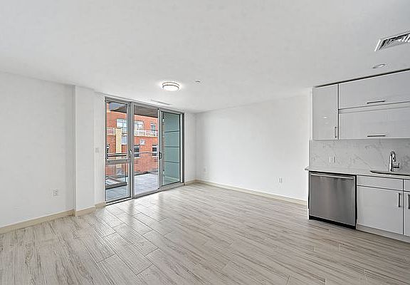 3rd image of 109-09 15th Ave Penthouse No6