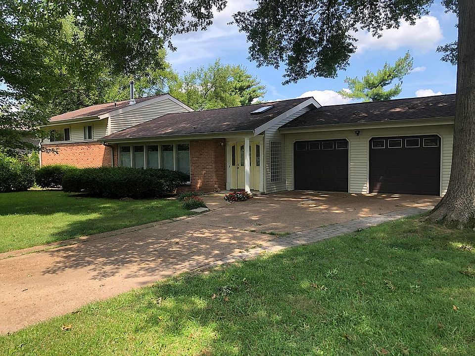 1st image of 13 Country Fair Ln