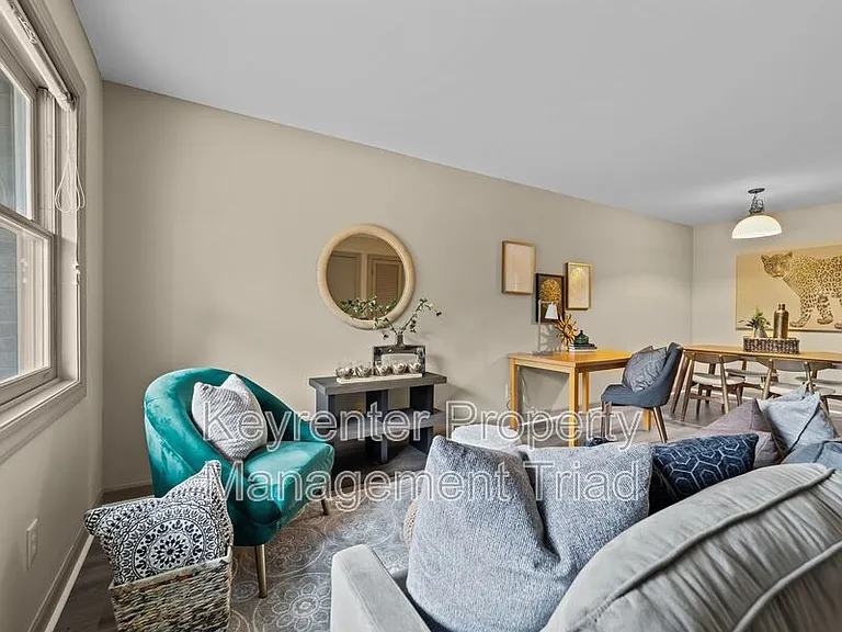 211 McIver St #A — Photo 3