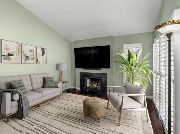 645 Chestnut Ave APT 318, Long Beach, CA 90802