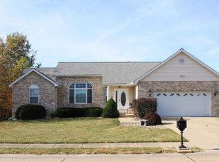 14 Lake Terrace Ct, Troy, IL