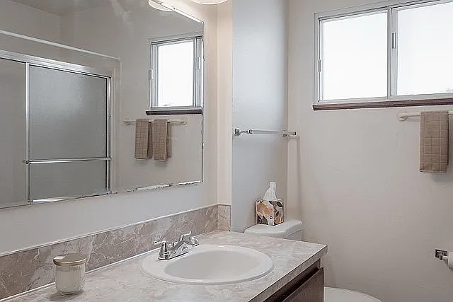 Villa 34 Apartments - Portland Oregon