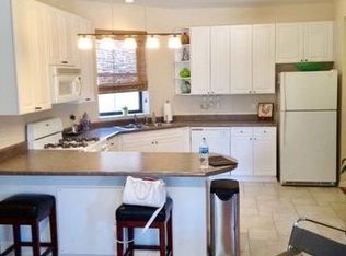 6930 N Sheridan Rd #2, Chicago, IL 60626