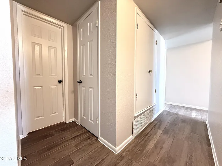9321 Sorbonne Dr — Photo 20