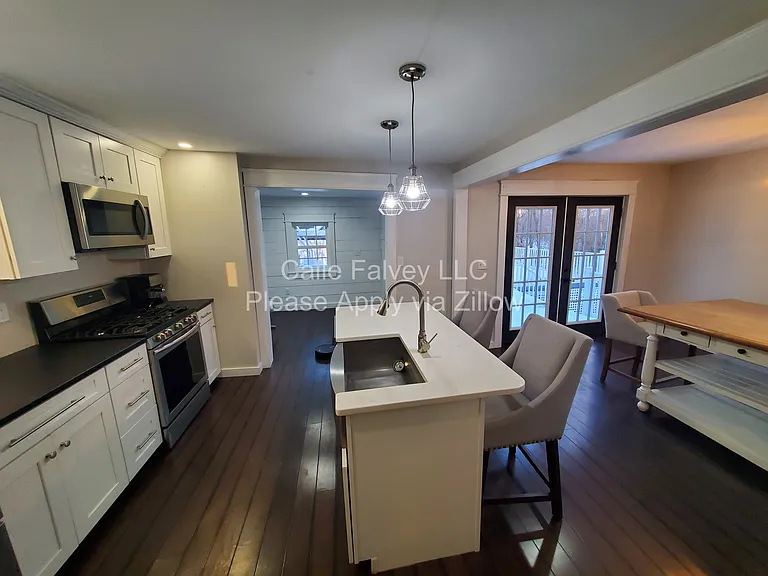 43 Vine St — Photo 2