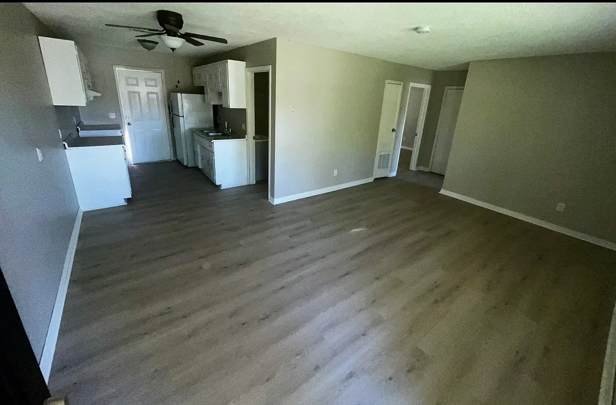 184 Duncan Ave — Photo 4