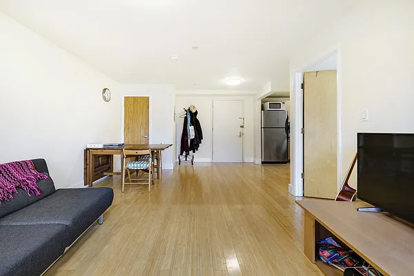 Sold by LG Fairmont Group | media 5