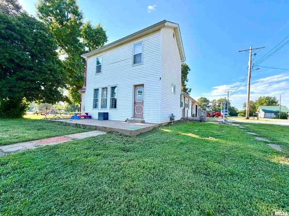 402 W Walnut St, Griggsville, IL 62340