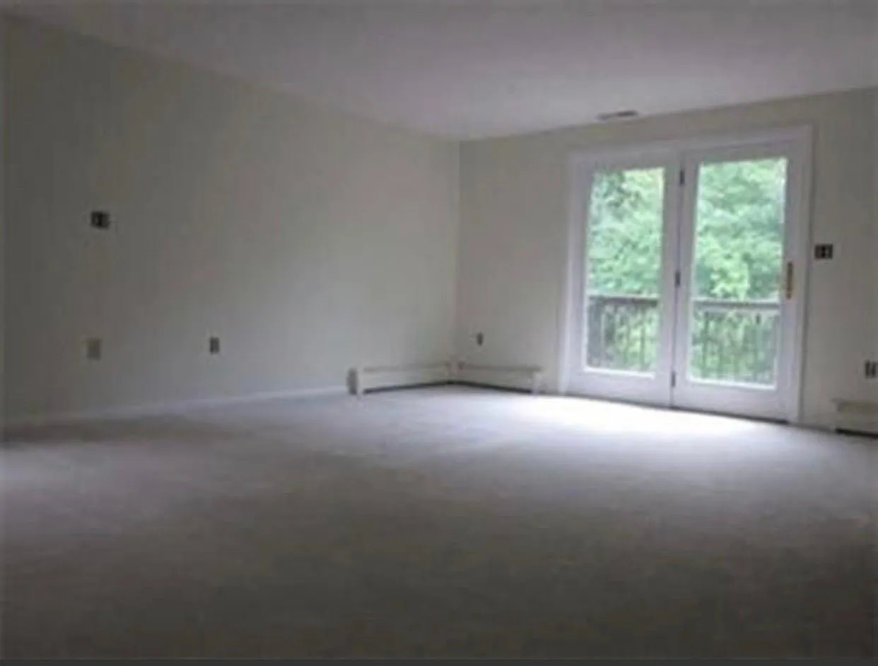 4 bed, 2.5 bath, 2963 sqft, $5,200 — Photo 4