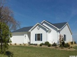 6787 Lake Rd W, Geneva, OH 44041