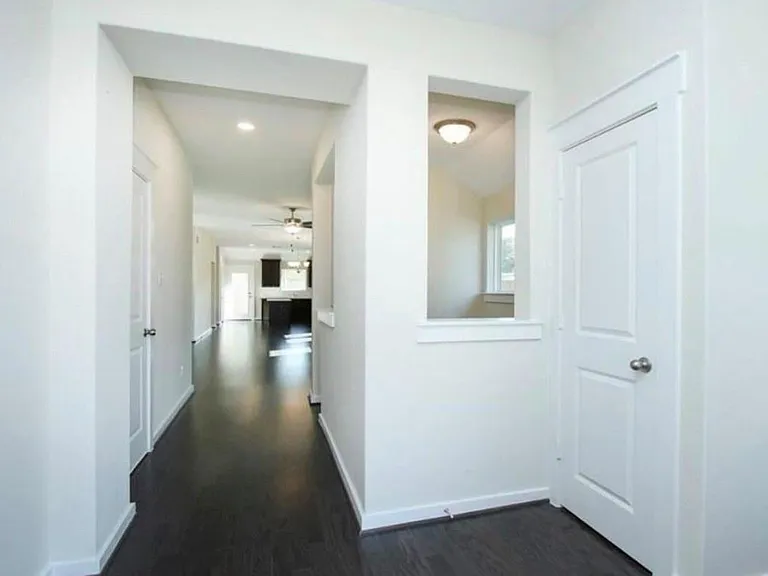 204 Laura Leigh Ln — Photo 2
