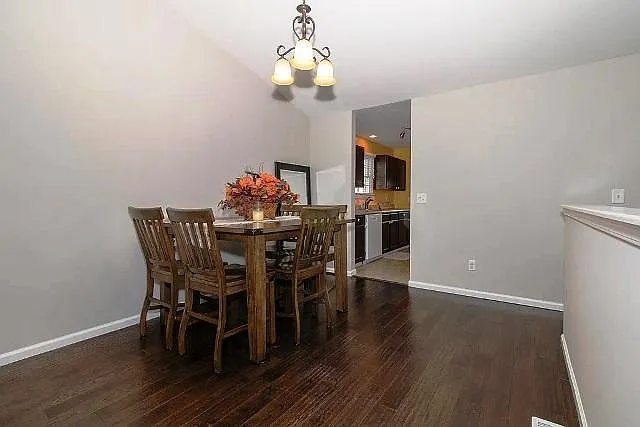 1002 Bull St — Photo 8