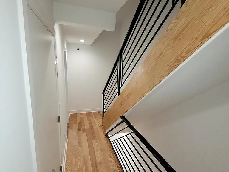 223 E Girard Ave #1R — Photo 24
